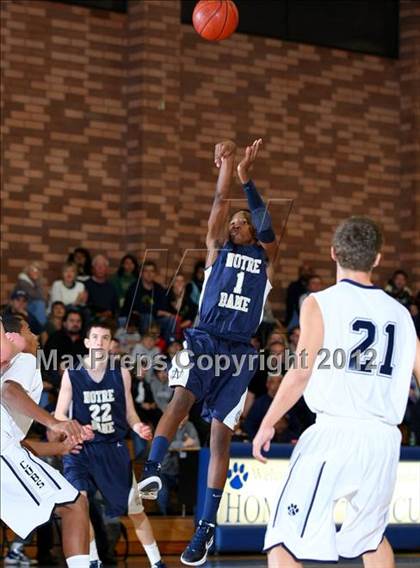 Thumbnail 3 in Notre Dame vs. Loyola photogallery.