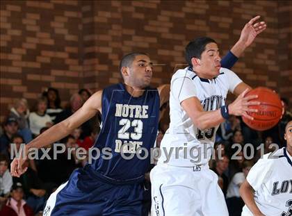 Thumbnail 2 in Notre Dame vs. Loyola photogallery.