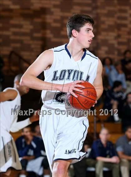 Thumbnail 1 in Notre Dame vs. Loyola photogallery.