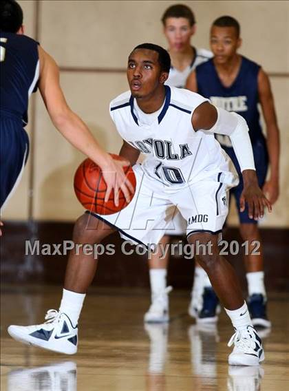 Thumbnail 1 in Notre Dame vs. Loyola photogallery.