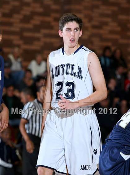 Thumbnail 2 in Notre Dame vs. Loyola photogallery.