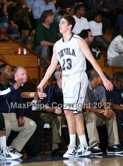 Thumbnail 1 in Notre Dame vs. Loyola photogallery.