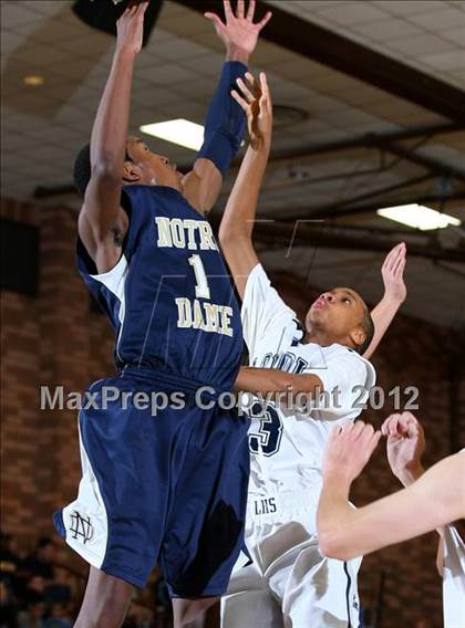 Thumbnail 1 in Notre Dame vs. Loyola photogallery.