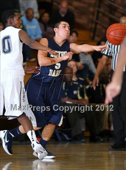 Thumbnail 2 in Notre Dame vs. Loyola photogallery.