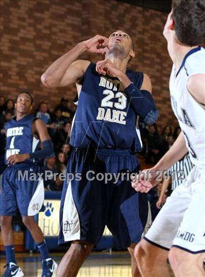 Thumbnail 3 in Notre Dame vs. Loyola photogallery.