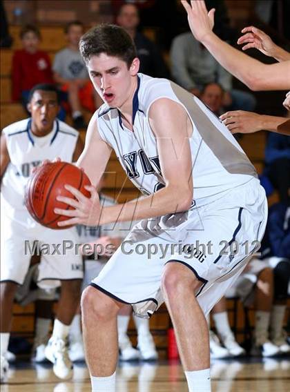 Thumbnail 1 in Notre Dame vs. Loyola photogallery.