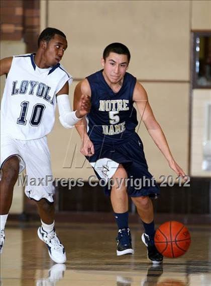 Thumbnail 3 in Notre Dame vs. Loyola photogallery.