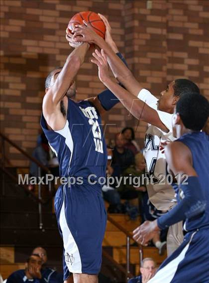 Thumbnail 1 in Notre Dame vs. Loyola photogallery.