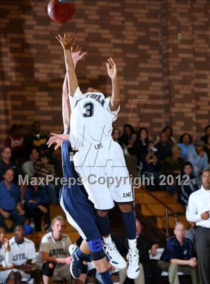 Thumbnail 3 in Notre Dame vs. Loyola photogallery.