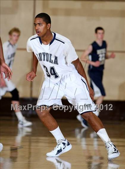 Thumbnail 3 in Notre Dame vs. Loyola photogallery.