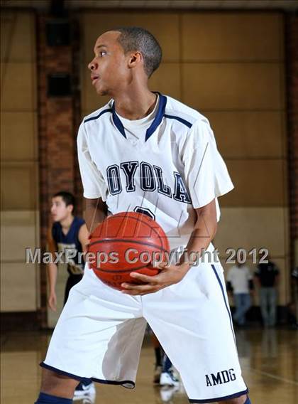 Thumbnail 1 in Notre Dame vs. Loyola photogallery.