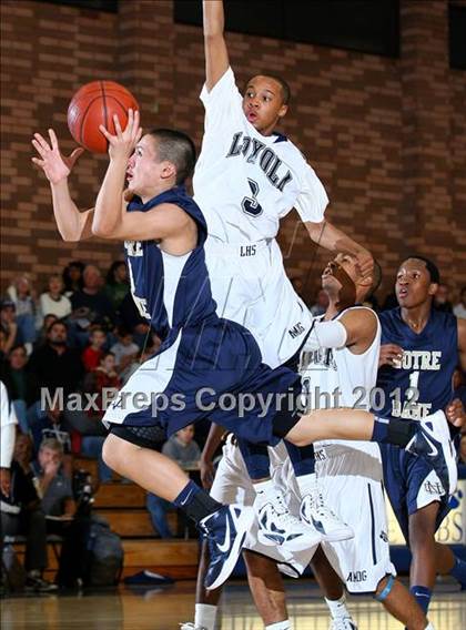 Thumbnail 2 in Notre Dame vs. Loyola photogallery.
