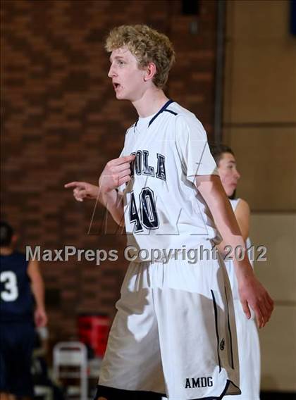 Thumbnail 1 in Notre Dame vs. Loyola photogallery.