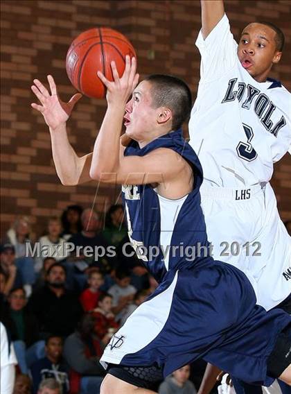 Thumbnail 3 in Notre Dame vs. Loyola photogallery.