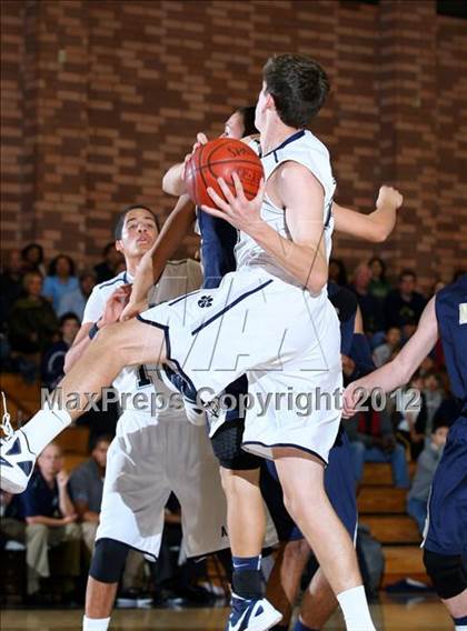 Thumbnail 2 in Notre Dame vs. Loyola photogallery.