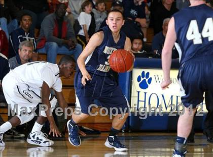Thumbnail 2 in Notre Dame vs. Loyola photogallery.