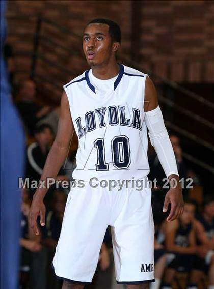 Thumbnail 2 in Notre Dame vs. Loyola photogallery.