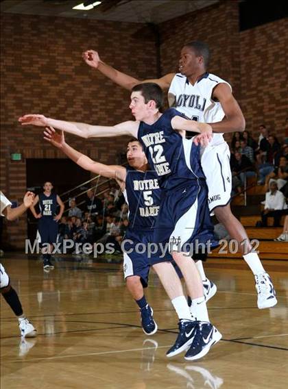 Thumbnail 2 in Notre Dame vs. Loyola photogallery.