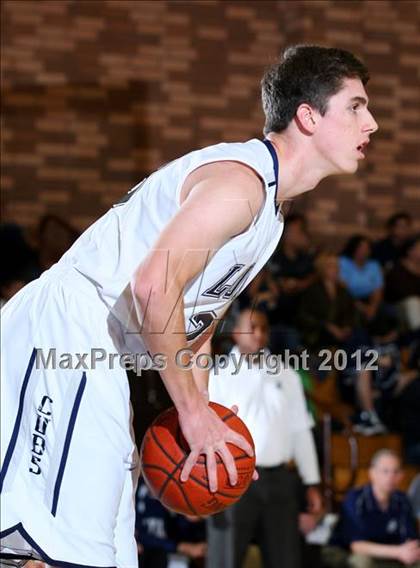 Thumbnail 1 in Notre Dame vs. Loyola photogallery.
