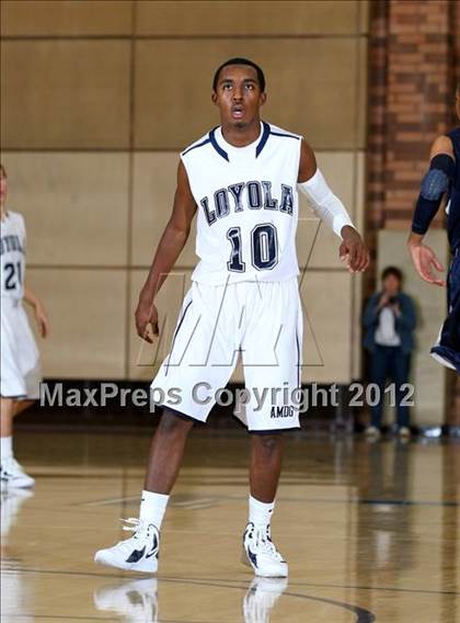 Thumbnail 1 in Notre Dame vs. Loyola photogallery.