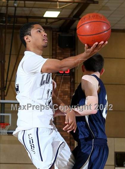 Thumbnail 2 in Notre Dame vs. Loyola photogallery.