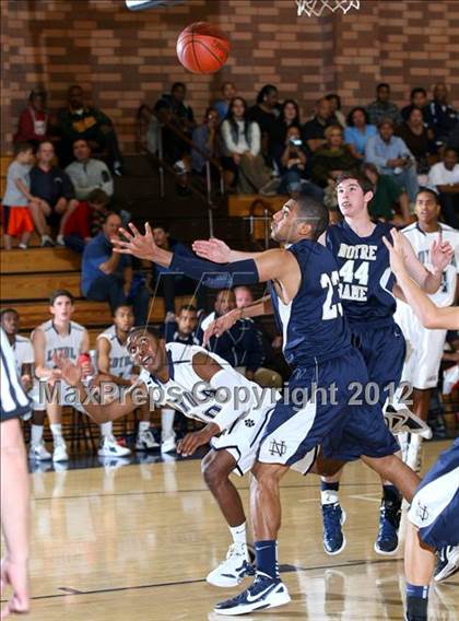 Thumbnail 3 in Notre Dame vs. Loyola photogallery.