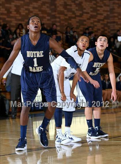 Thumbnail 2 in Notre Dame vs. Loyola photogallery.