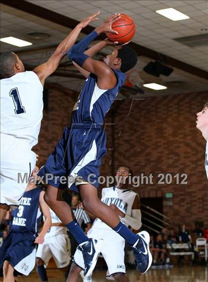Thumbnail 1 in Notre Dame vs. Loyola photogallery.