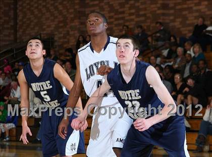 Thumbnail 1 in Notre Dame vs. Loyola photogallery.