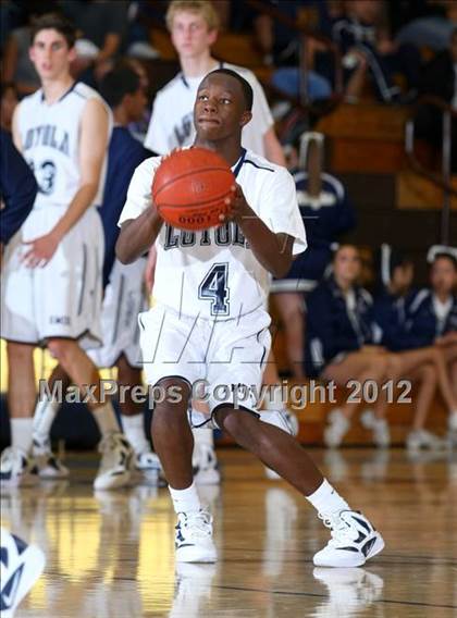 Thumbnail 1 in Notre Dame vs. Loyola photogallery.
