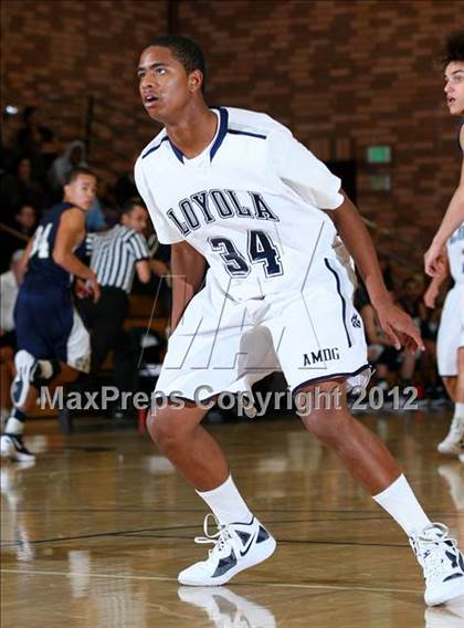 Thumbnail 3 in Notre Dame vs. Loyola photogallery.