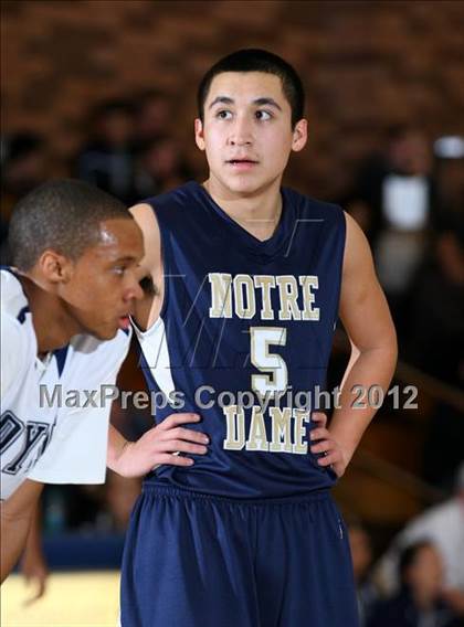Thumbnail 2 in Notre Dame vs. Loyola photogallery.