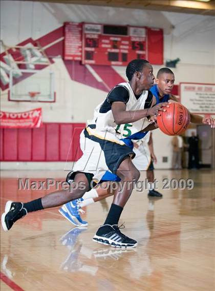 Thumbnail 2 in Lutheran vs. Eisenhower (Rose City Round Ball Classic) photogallery.