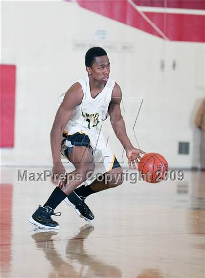 Thumbnail 2 in Lutheran vs. Eisenhower (Rose City Round Ball Classic) photogallery.