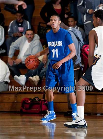 Thumbnail 2 in Lutheran vs. Eisenhower (Rose City Round Ball Classic) photogallery.