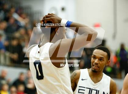 Thumbnail 2 in Evanston vs Glenbrook South (IHSA 4A Sectional Semifinal) photogallery.