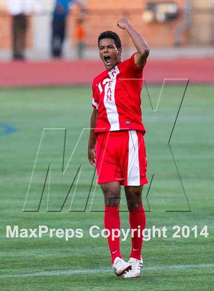 Thumbnail 1 in McLean vs. Yorktown (VHSL 6A Semifinal) photogallery.