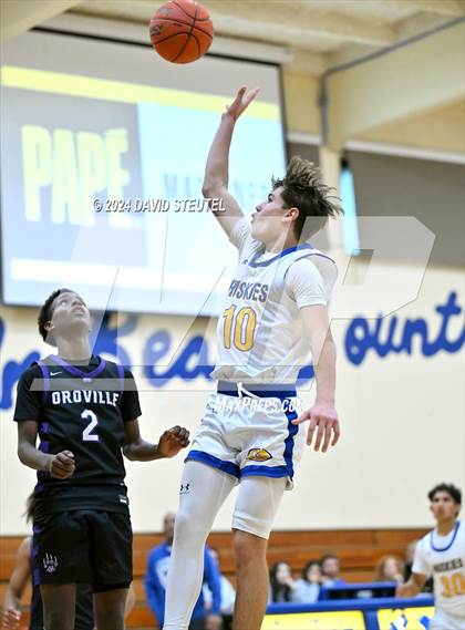 Thumbnail 1 in Oroville vs. Sutter (Pierce Invitational) photogallery.