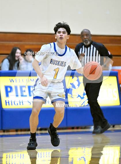 Thumbnail 1 in Oroville vs. Sutter (Pierce Invitational) photogallery.