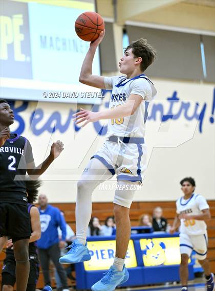 Thumbnail 3 in Oroville vs. Sutter (Pierce Invitational) photogallery.
