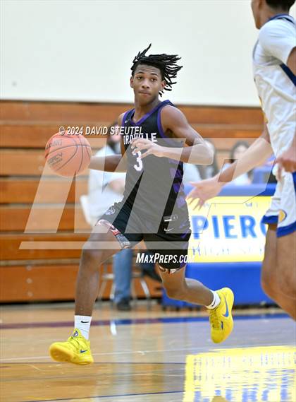 Thumbnail 2 in Oroville vs. Sutter (Pierce Invitational) photogallery.