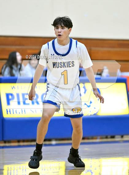 Thumbnail 2 in Oroville vs. Sutter (Pierce Invitational) photogallery.