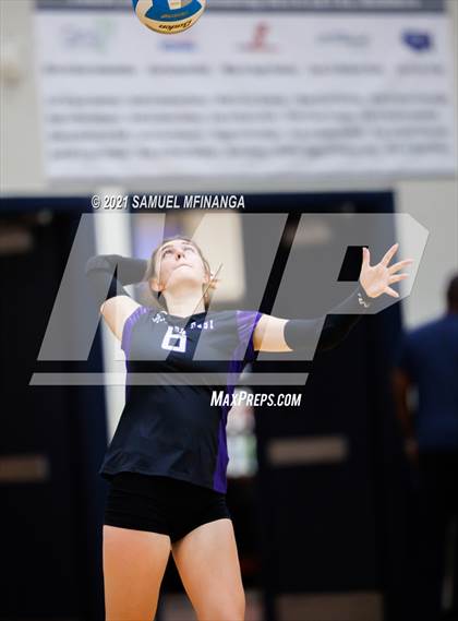 Thumbnail 3 in Gretna vs. Bellevue East photogallery.