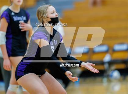 Thumbnail 3 in Gretna vs. Bellevue East photogallery.