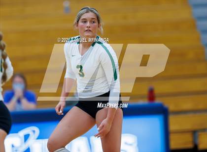 Thumbnail 2 in Gretna vs. Bellevue East photogallery.