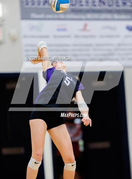 Thumbnail 1 in Gretna vs. Bellevue East photogallery.
