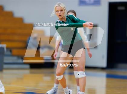 Thumbnail 1 in Gretna vs. Bellevue East photogallery.