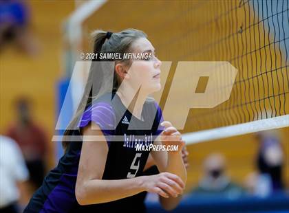 Thumbnail 1 in Gretna vs. Bellevue East photogallery.