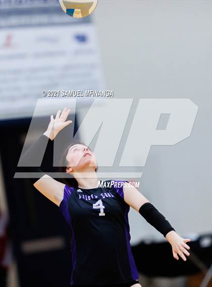 Thumbnail 1 in Gretna vs. Bellevue East photogallery.