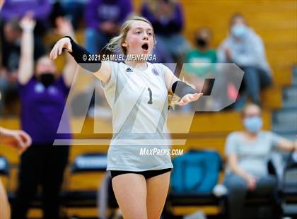 Thumbnail 1 in Gretna vs. Bellevue East photogallery.